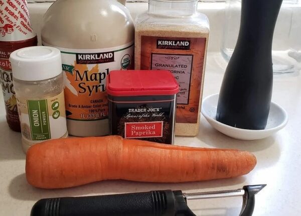 Весело хрустим: видеорецепт бекона из морковки в аэрогриле