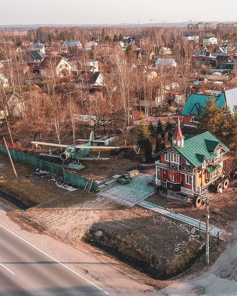 Фотография: Волшебный дом в Сергиево: дача на колесах и музей стимпанка №32 - BigPicture.ru