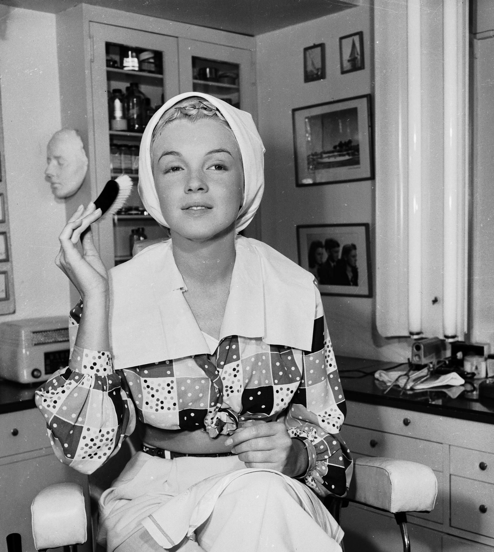 Фотография: Блондинку не узнать! 22 редкие фотографии легендарной актрисы Мэрилин Монро №16 - BigPicture.ru
