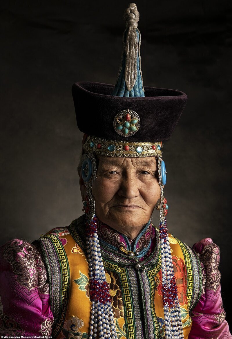 Фотография: Традиционная одежда монголов: неожиданное богатство №4 - BigPicture.ru