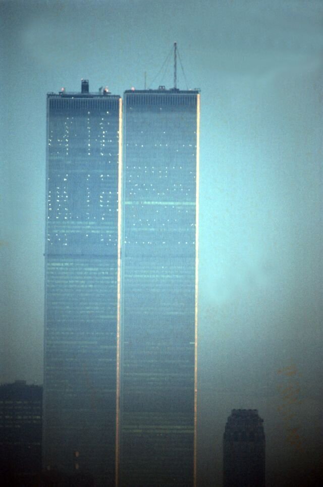 Фотография: Башни-близнецы в 70-е: как выглядел Всемирный торговый центр в самом начале №23 - BigPicture.ru