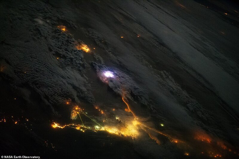Фотография: 32 потрясающие фотографии Земли из космоса №7 - BigPicture.ru