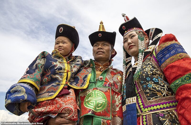 Фотография: Традиционная одежда монголов: неожиданное богатство №13 - BigPicture.ru