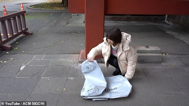 Фотография: В Японии создали надувной электроскутер, который легко помещается в рюкзак №4 - BigPicture.ru