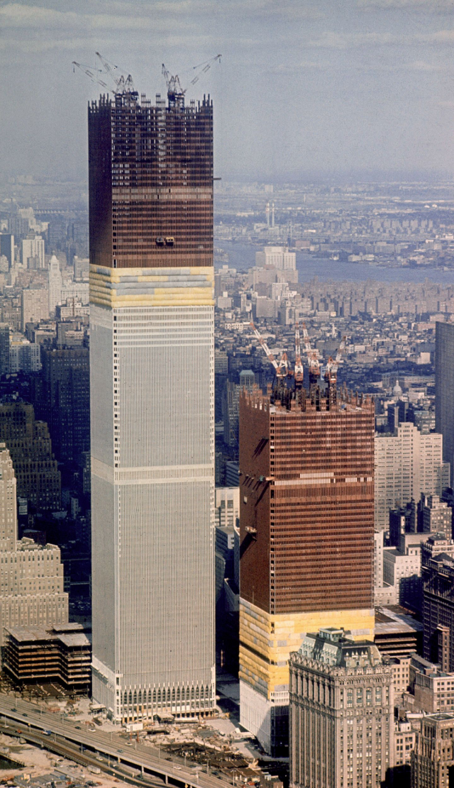 Фотография: Башни-близнецы в 70-е: как выглядел Всемирный торговый центр в самом начале №2 - BigPicture.ru