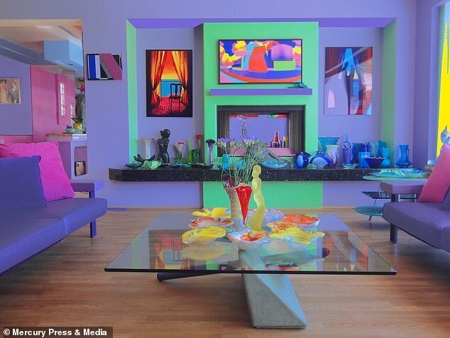 Фотография: Художница тратит тысячи долларов, чтобы ее дом был ярким, но вот соседи не в восторге №11 - BigPicture.ru