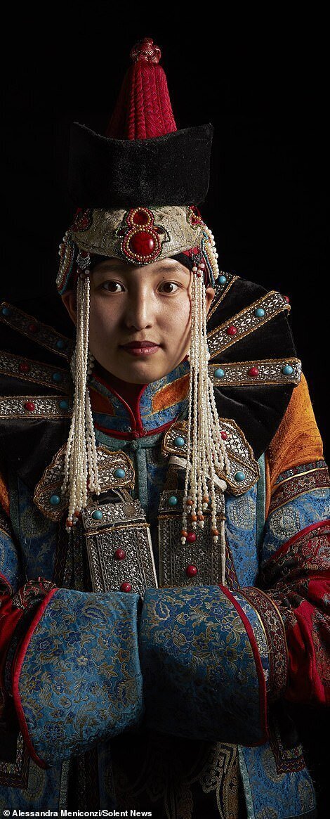 Фотография: Традиционная одежда монголов: неожиданное богатство №9 - BigPicture.ru