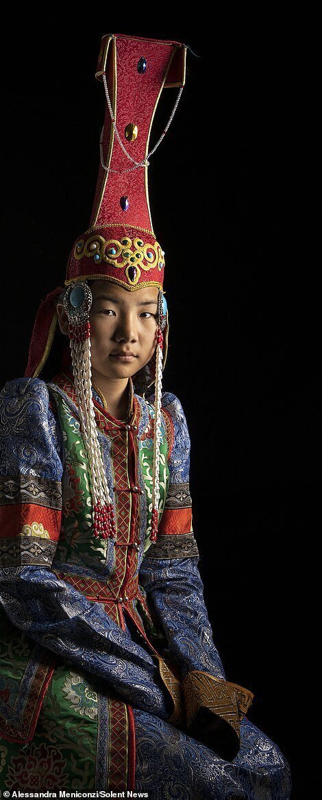 Фотография: Традиционная одежда монголов: неожиданное богатство №8 - BigPicture.ru