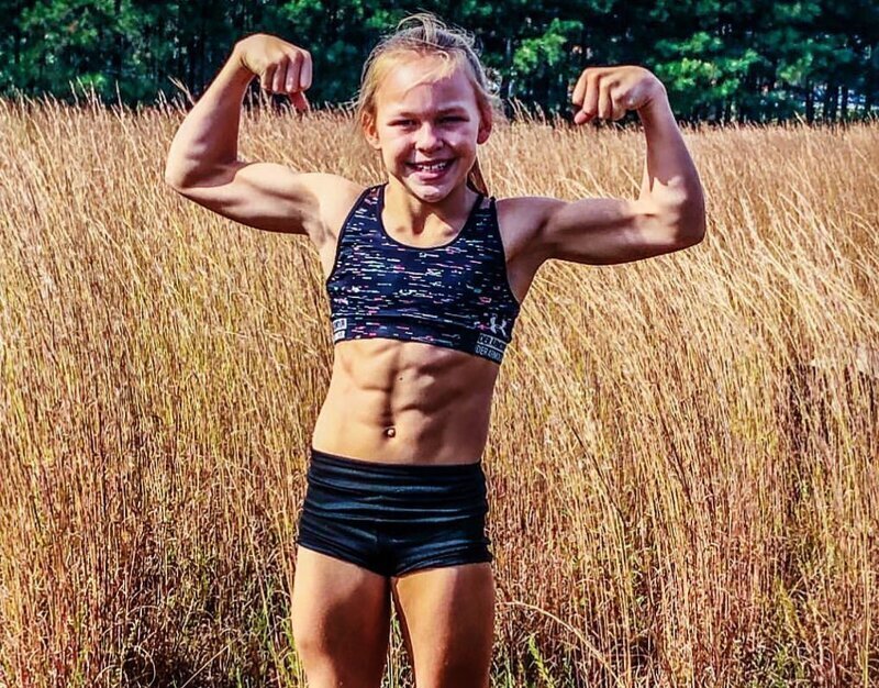 Фотография: Как выглядит 10-летняя девочка, которая тренируется по 30 часов в неделю №7 - BigPicture.ru