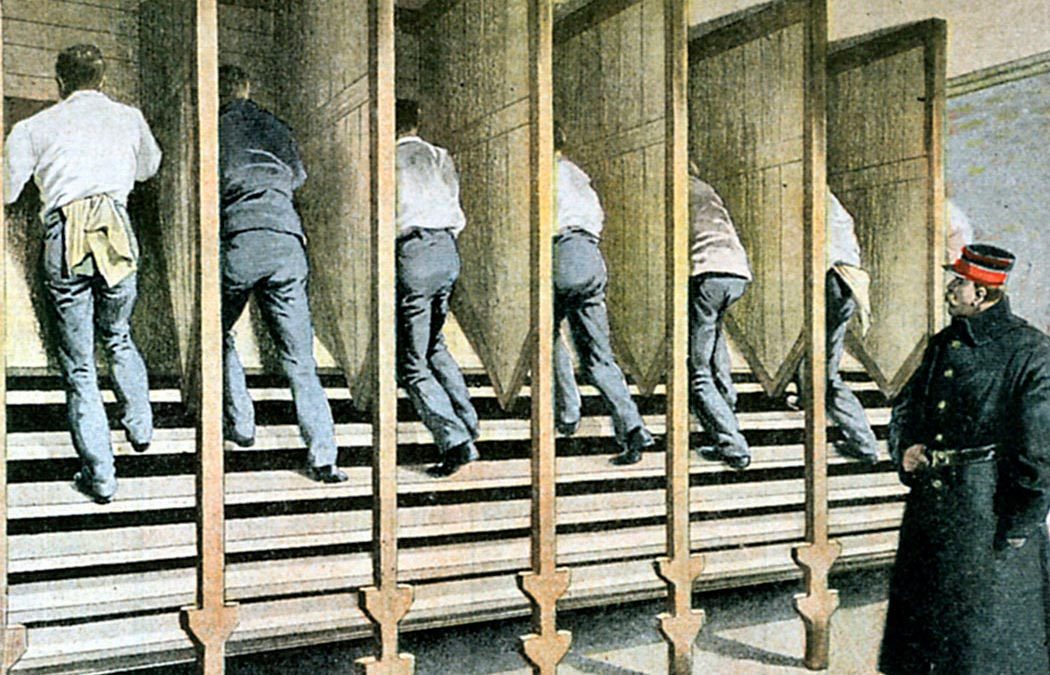Фотография: Как в тюрьме 19-го века появилась Лестница Кьюбитта, прародительница современных тренажеров №1 - BigPicture.ru
