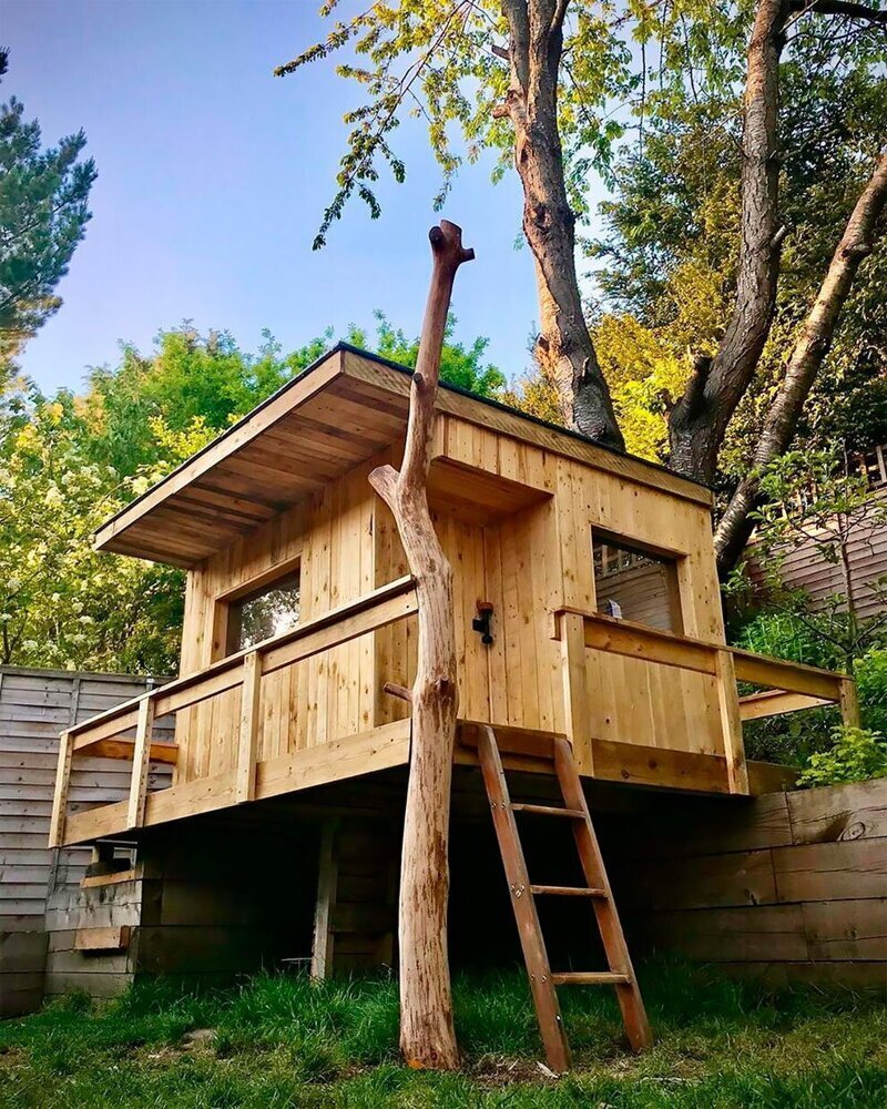 Фотография: Дочка в восторге! Дом на дереве из старых досок, который построил заботливый отец №18 - BigPicture.ru