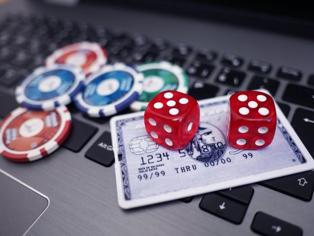 Фотография: Онлайн-казино: как я проиграл 4 миллиона рублей, квартиру, репутацию и семью №3 - BigPicture.ru