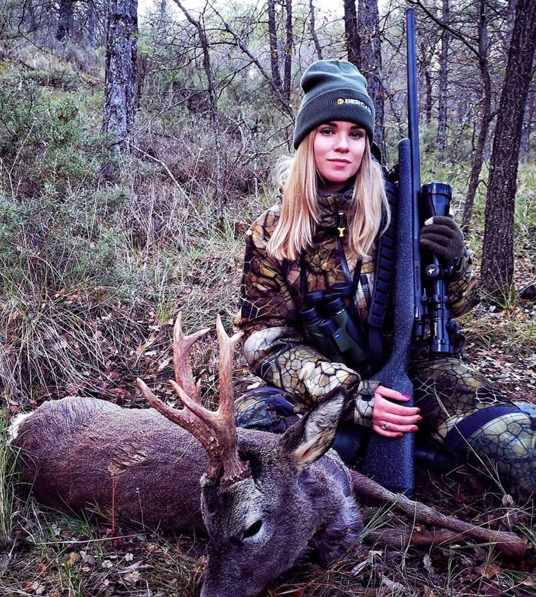 Фотография: Красивые девушки на охоте: в Instagram появился аккаунт, который многие осудят №19 - BigPicture.ru