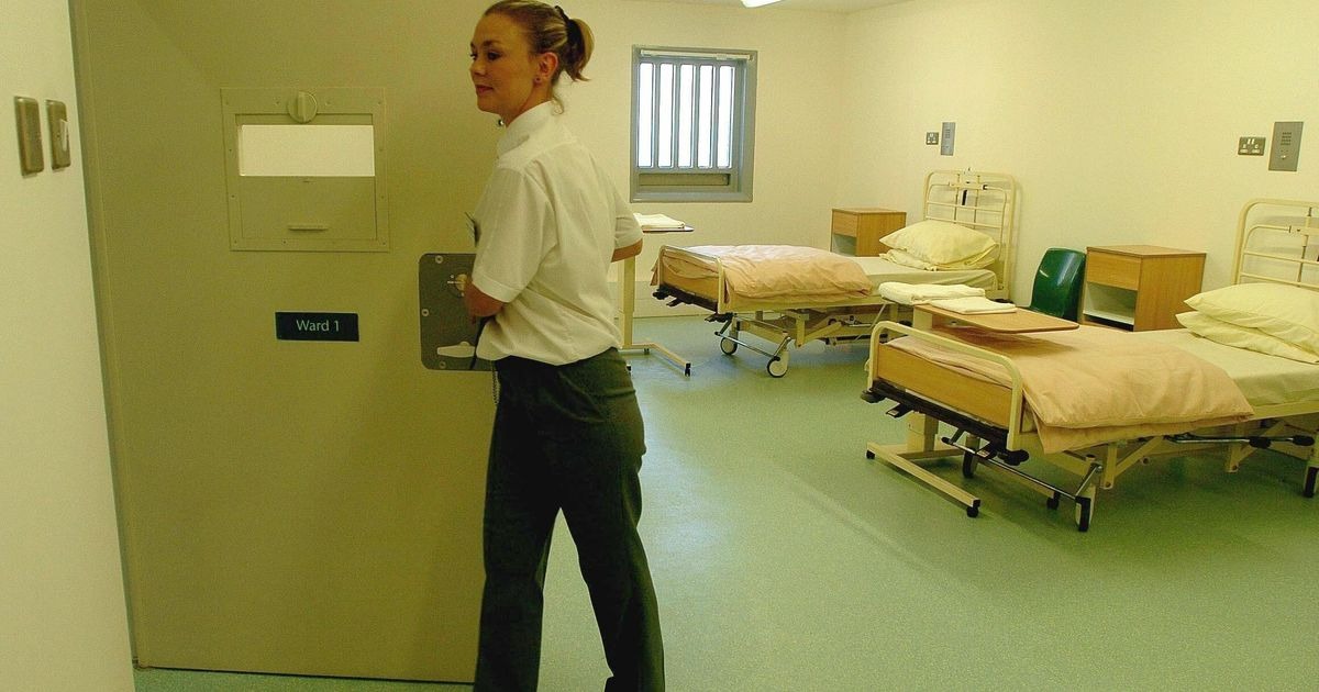 Фотография: Признания тюремного врача: что происходит в самой большой женской тюрьме в Европе №12 - BigPicture.ru