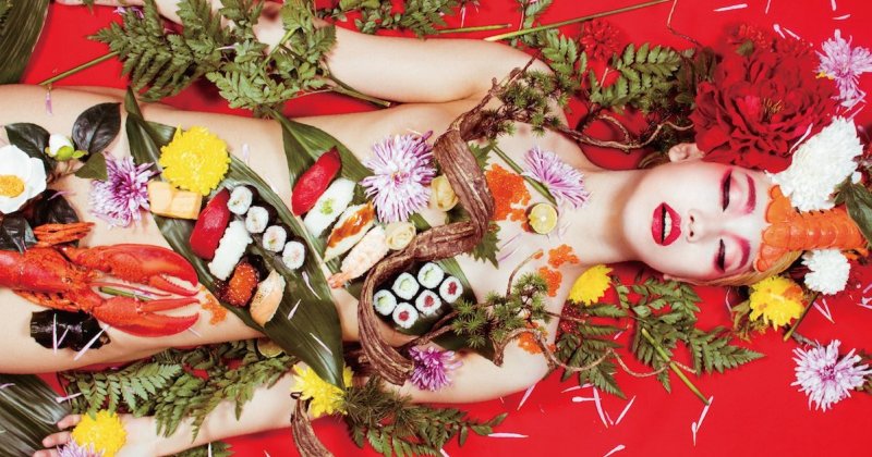 Фотография: Ниотамори: как появилась традиция есть суши с обнаженного женского тела №1 - BigPicture.ru