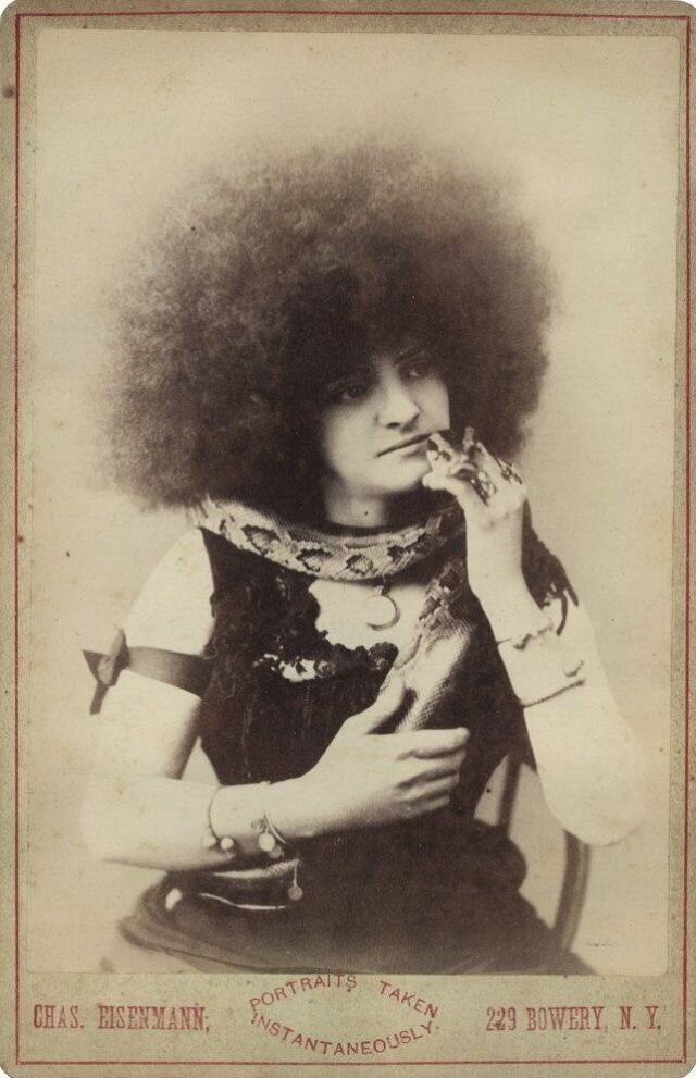 Фотография: Самые красивые в мире женщины: фальшивые черкешенки, которые выступали в цирках 19 века №16 - BigPicture.ru