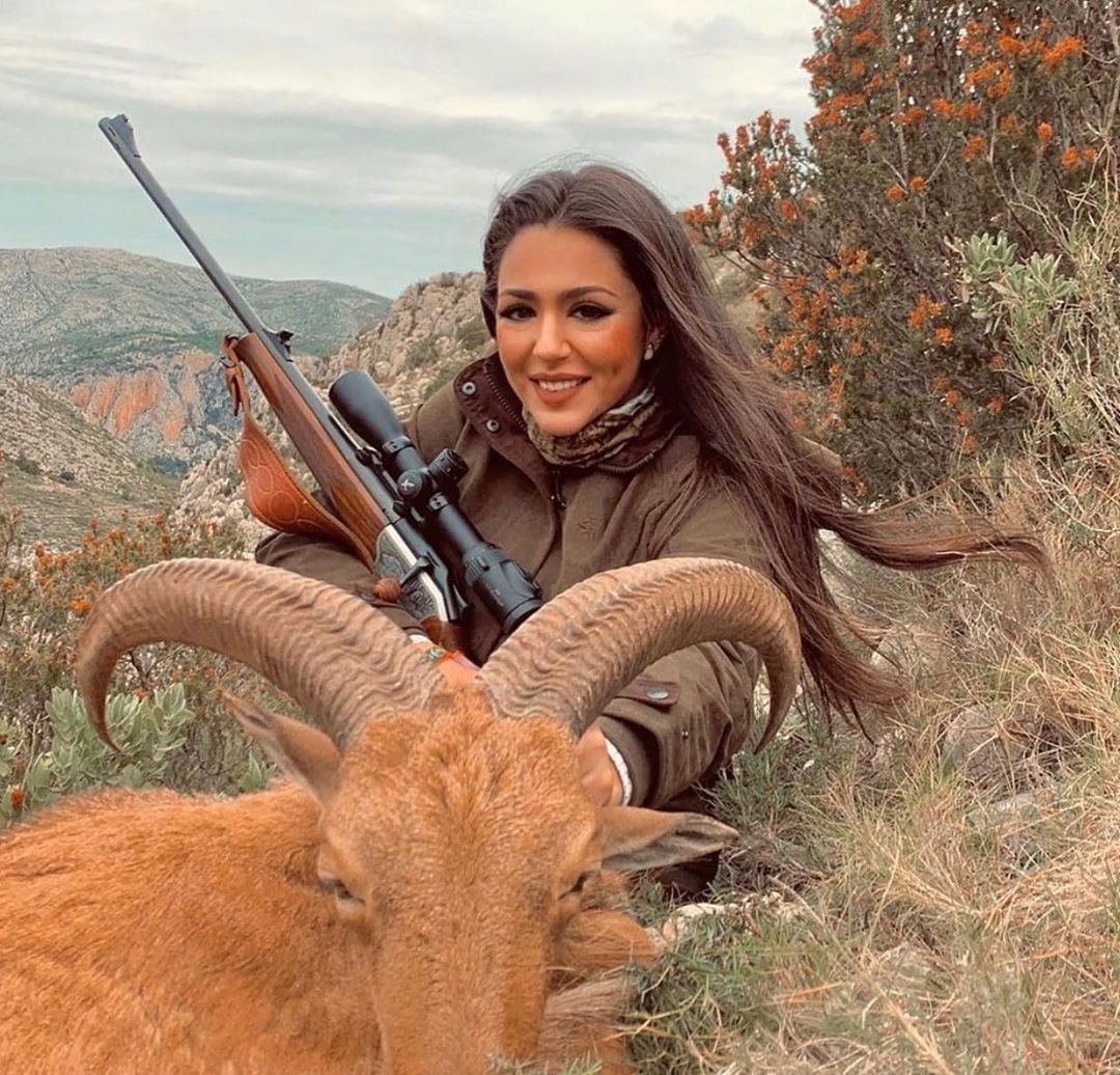 Фотография: Красивые девушки на охоте: в Instagram появился аккаунт, который многие осудят №6 - BigPicture.ru