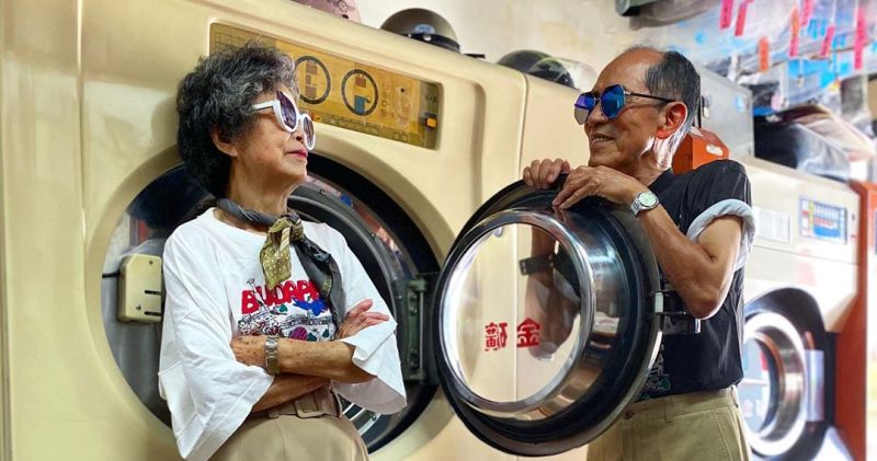 Фотография: Необычный инстаграм тайваньских пенсионеров, которые устраивают фотосессии в чужой одежде №1 - BigPicture.ru
