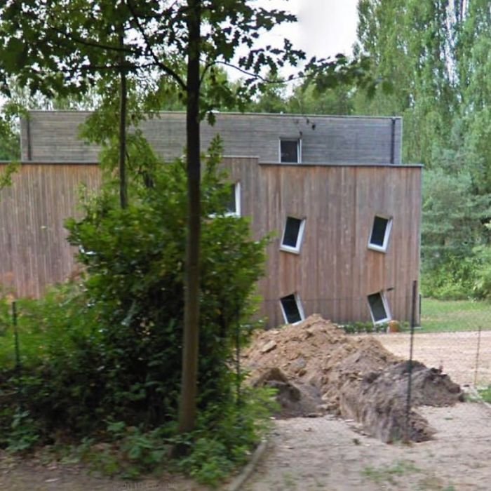 Фотография: Нестандартная архитектора из Бельгии: 15 странных и уродливых зданий №7 - BigPicture.ru