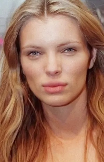 Фотография: Красота в прошлом: модели, которые испортили свою внешность пластикой №10 - BigPicture.ru