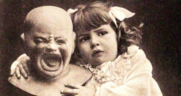 Если верить всем этим фотографиям, то в прошлом было жуть как страшно
