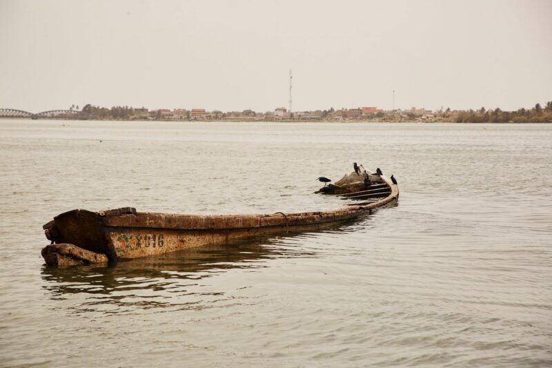 Фотография: Африканская Венеция: как колониальный город Сен-Луи поглощается океаном №11 - BigPicture.ru