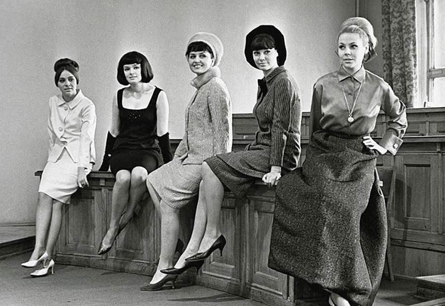 Фотография: Как менялся внешний вид русских женщин на протяжении 20 столетия №18 - BigPicture.ru