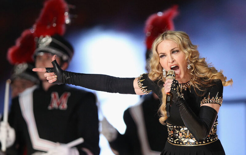 Фотография: Мадонну хотели оштрафовать, но платить пришлось ее российским оппонентам №2 - BigPicture.ru