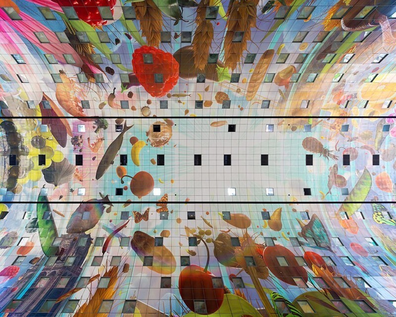 Фотография: Как выглядит цифровая фреска на невероятном футуристическом здании рынка Роттердама №4 - BigPicture.ru