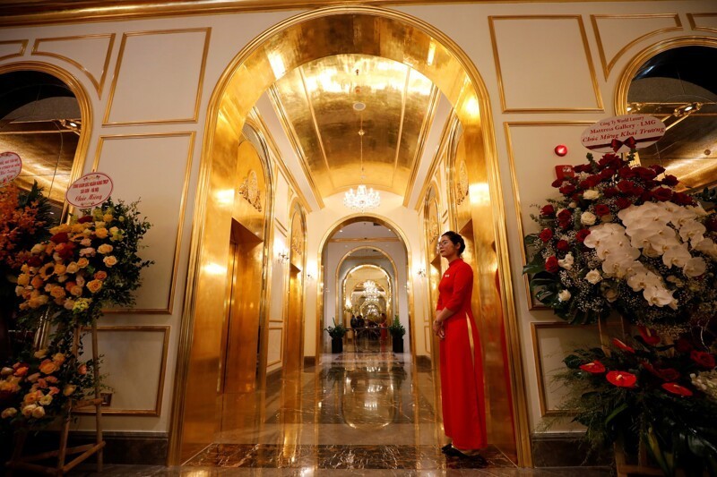 Фотография: Во Вьетнаме открылся отель, покрытый чистым золотом внутри и снаружи №11 - BigPicture.ru