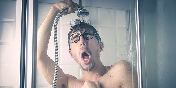 Фотография: Если хочешь быть здоров — закаляйся, но не летом под холодным душем №2 - BigPicture.ru