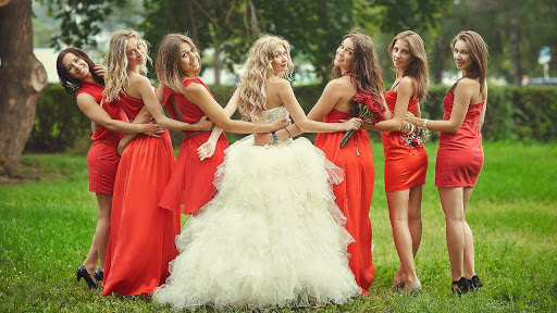 Фотография: Девушка-подросток испортила сестре свадьбу своей большой грудью №4 - BigPicture.ru