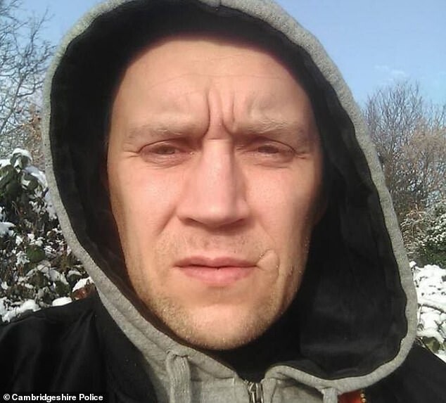 Фотография: Литовец, которого считали убитым, пять лет прятался в английском лесу №2 - BigPicture.ru