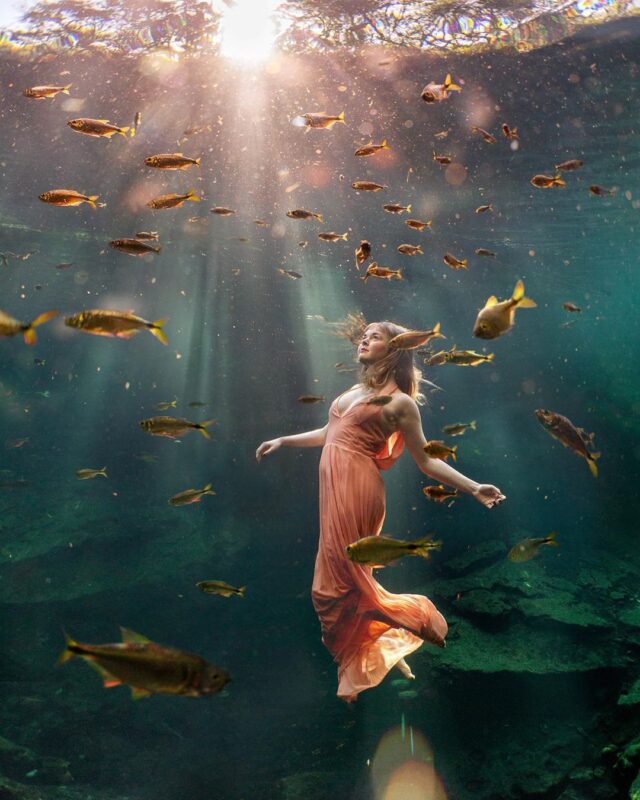 Фотография: Девушки под водой на потрясающих снимках фотографа-фридайвера Лекси Лайн №13 - BigPicture.ru
