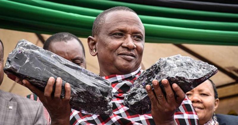 Фотография: Шахтер из Танзании стал миллионером благодаря найденным камням №1 - BigPicture.ru