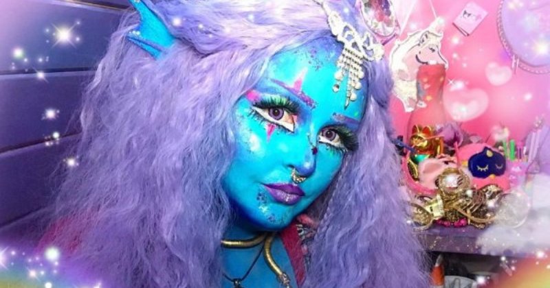 Фотография: Особенная девушка Лоурайя Ли считает себя инопланетянкой и мечтает о синей коже №1 - BigPicture.ru