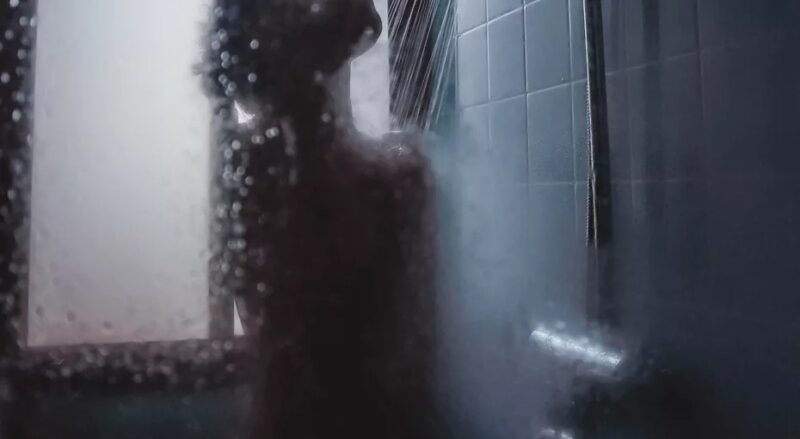 Фотография: Почему нельзя принимать душ и мыть посуду во время грозы №2 - BigPicture.ru