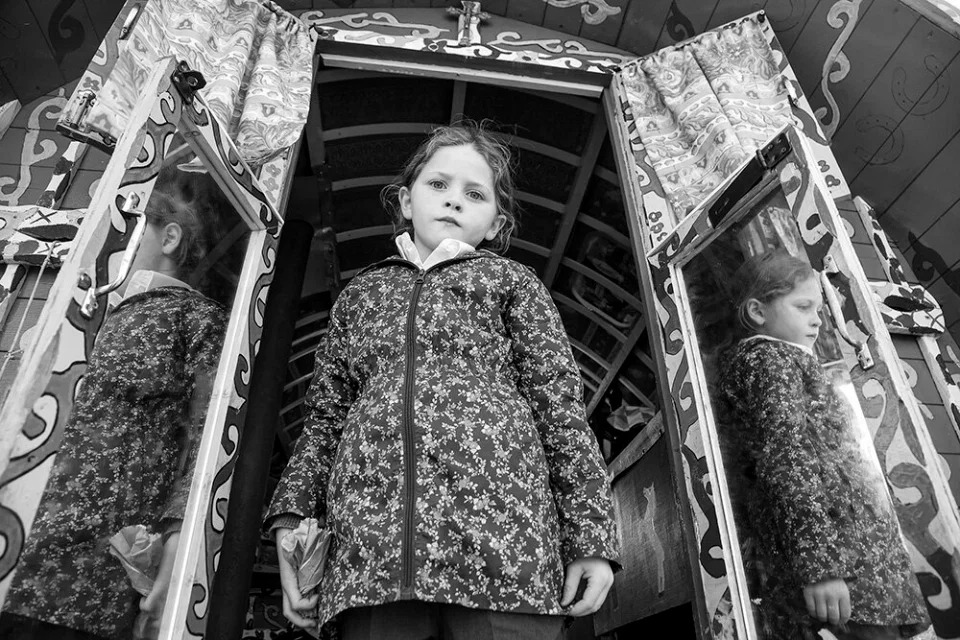 Фотография: Детство на колесах: юные ирландские цыгане на потрясающих фотографиях Джейми Джонсона №15 - BigPicture.ru