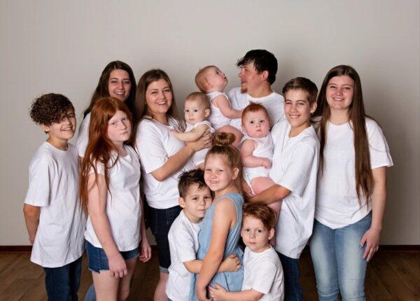 Многодетный выбор: мать 11 детей отстаивает позицию своей большой семьи