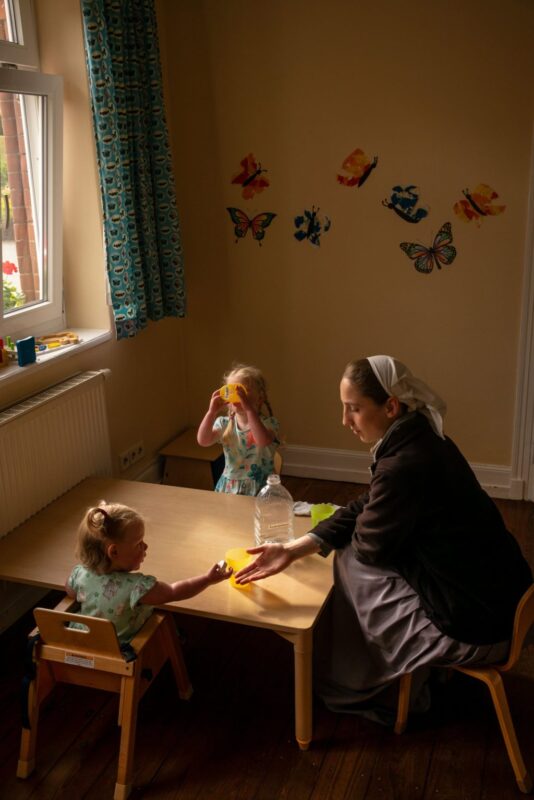 Фотография: Брудерхоф: как живут христианские коммуны, где отказались от технологий №16 - BigPicture.ru