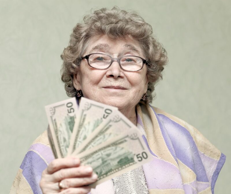 Фотография: Парень заработал на карантине 100 тысяч долларов, занимаясь сексом со старушками №4 - BigPicture.ru