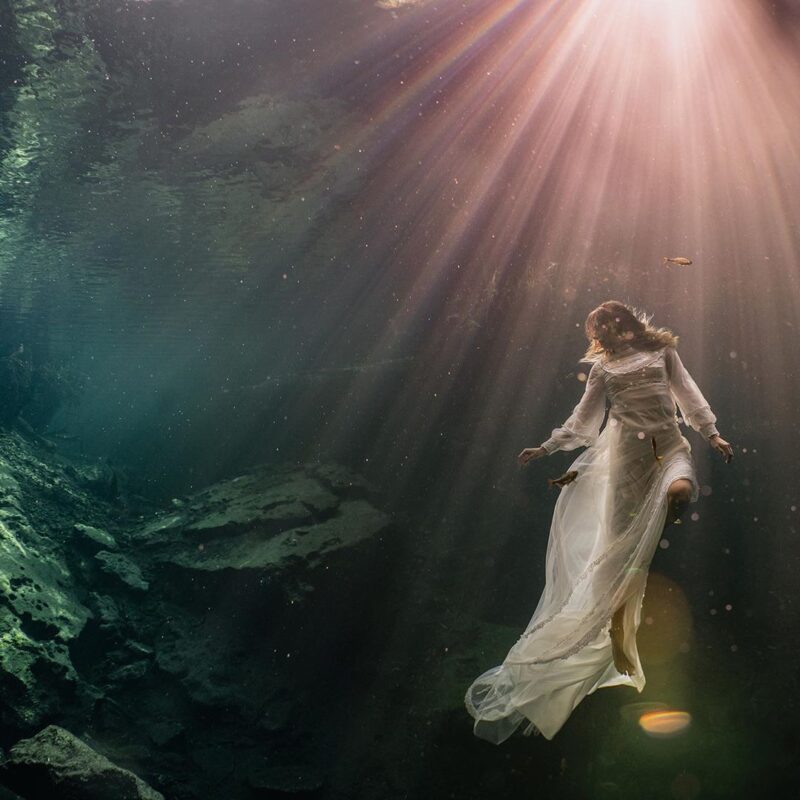 Фотография: Девушки под водой на потрясающих снимках фотографа-фридайвера Лекси Лайн №21 - BigPicture.ru