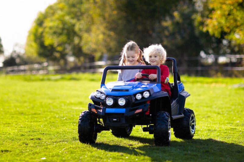Фотография: Как выбрать детский электромобиль? Плюс обзор: ТОП - 5 детских авто №2 - BigPicture.ru