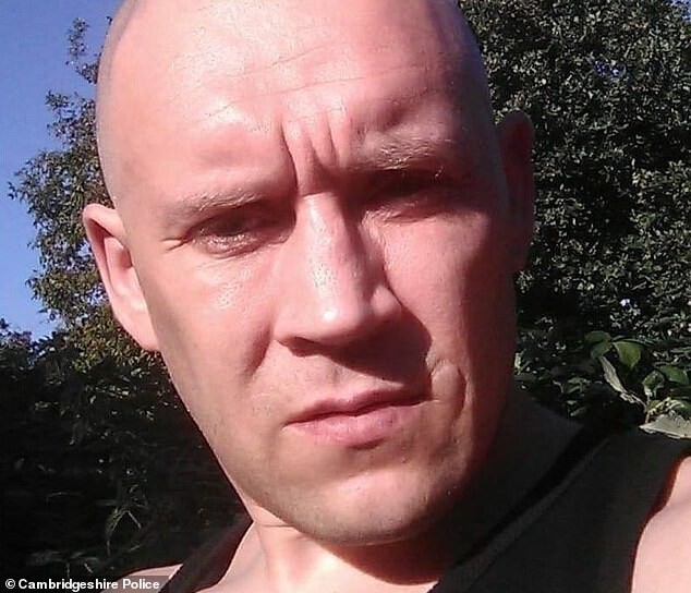 Фотография: Литовец, которого считали убитым, пять лет прятался в английском лесу №5 - BigPicture.ru