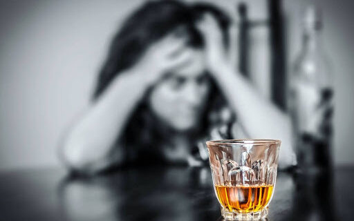 Ученые назвали 4 признака, по которым можно выявить потенциального алкоголика