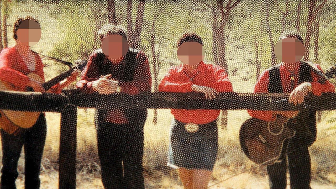 Фотография: Инцест в квадрате: жуткая семейная секта в Австралии, где родители насиловали своих детей №1 - BigPicture.ru