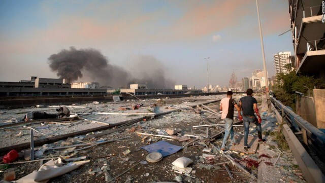 Фотография: Мощный взрыв аммиачной селитры в Бейруте: причины, последствия, фото и видео из соцсетей №15 - BigPicture.ru