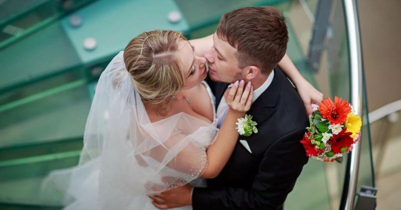 Фотография: Как появился обычай кричать на свадьбах 