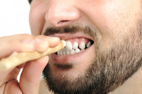 Что такое мисвак и может ли он заменить нам зубную щетку 