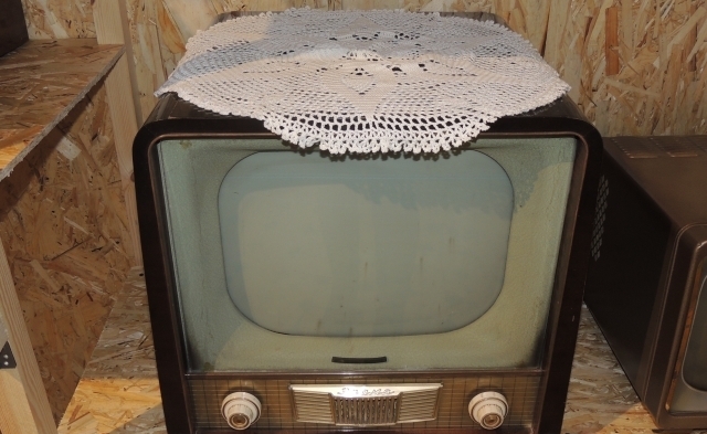 Фотография: Салфетка на телевизоре: в чем секрет любимого дизайнерского элемента наших бабушек №3 - BigPicture.ru